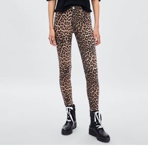 Zara Leopard Jeans- HIGH WAISTED